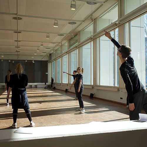 Bauhaus Beweg: Eine performative Raumerkundung