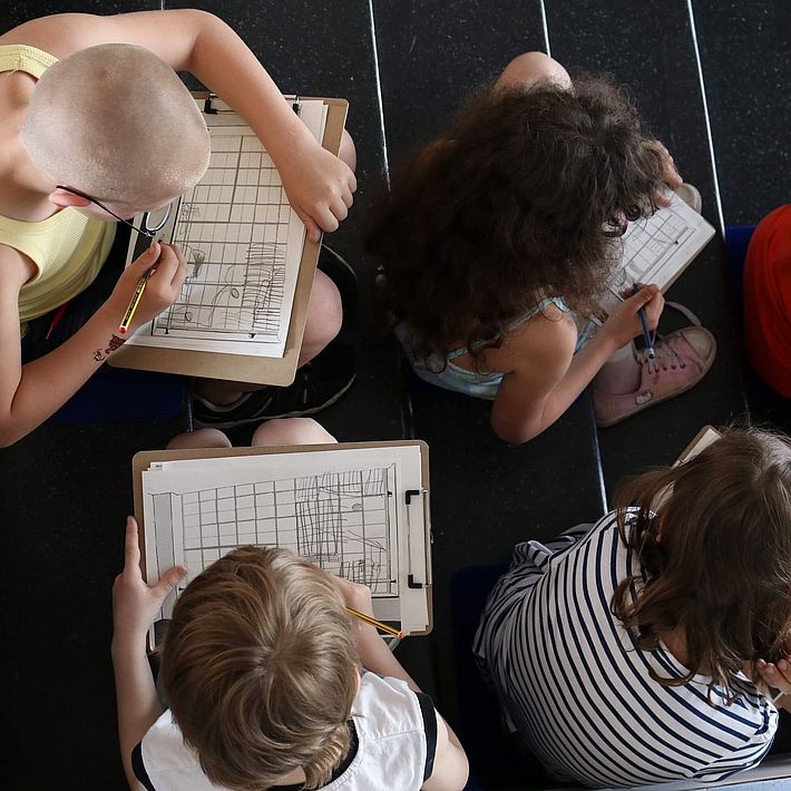 Verzeichnet: Zeichenexkurs. Kinder erkunden Architekturikonen